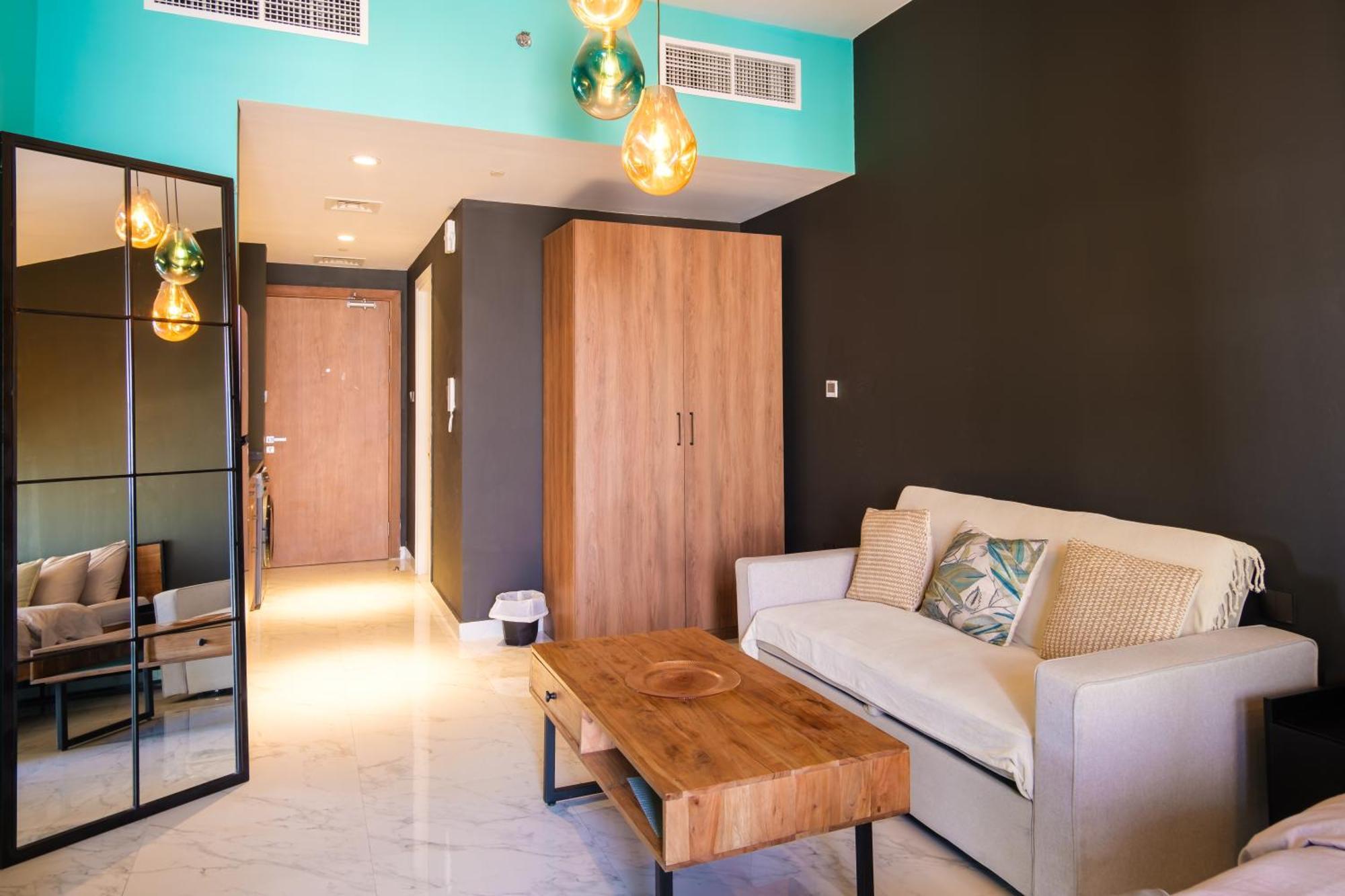 Industrial Chic Retreat Apartment Al Qurayyah Bagian luar foto