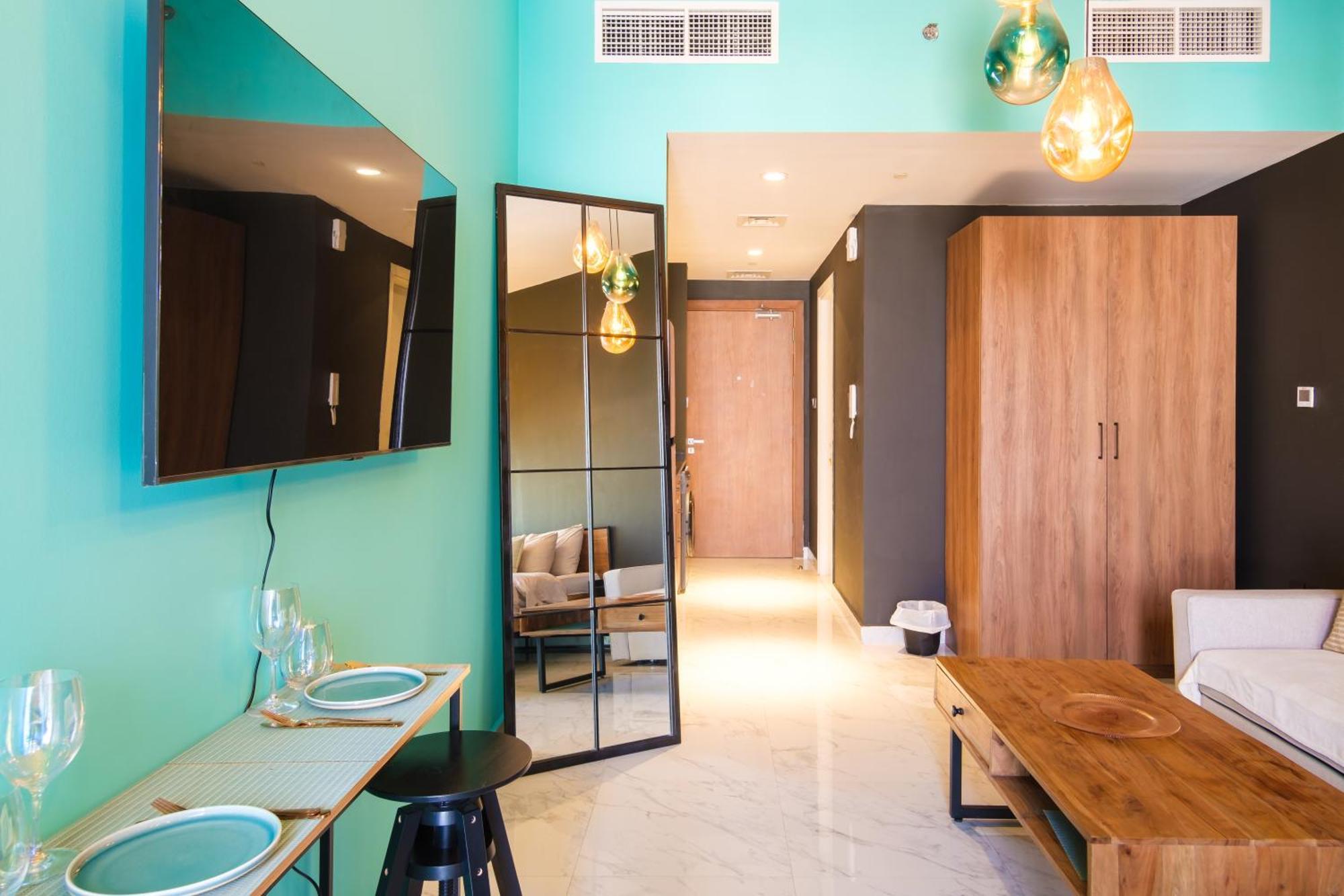 Industrial Chic Retreat Apartment Al Qurayyah Bagian luar foto